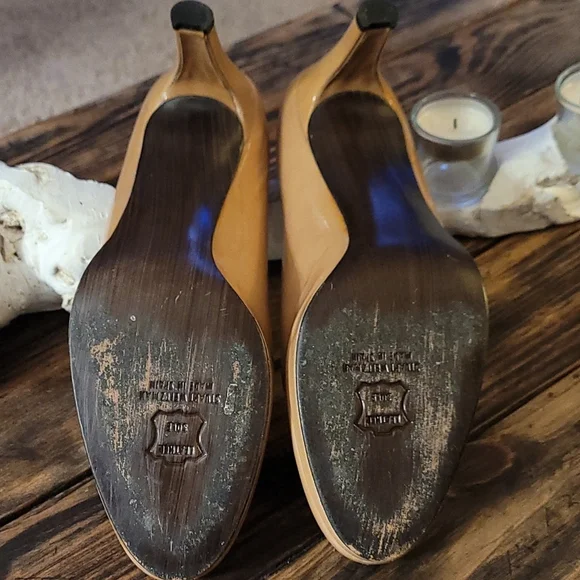 Stuart Weitzman Hummus Aniline Patent Leather Pumps Rounded Toe - Picture 9 of 15